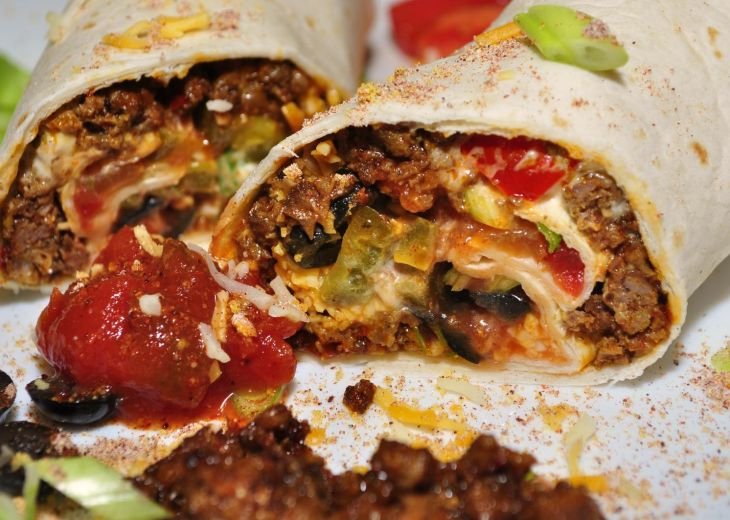 Tortillojen, salsakastikkeen ja guacamolen ohjeet sekä jauhelihan käsittely Tortillojen, salsakastikkeen ja guacamolen ohjeet sekä jauhelihan käsittely